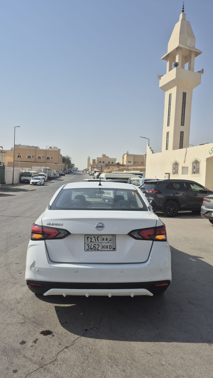 Riyadh, Vehicles, Cars & Trucks , SAR 25000,  Nissan Sunny,  2021,  Automatic,  200000 KM,   For Sale