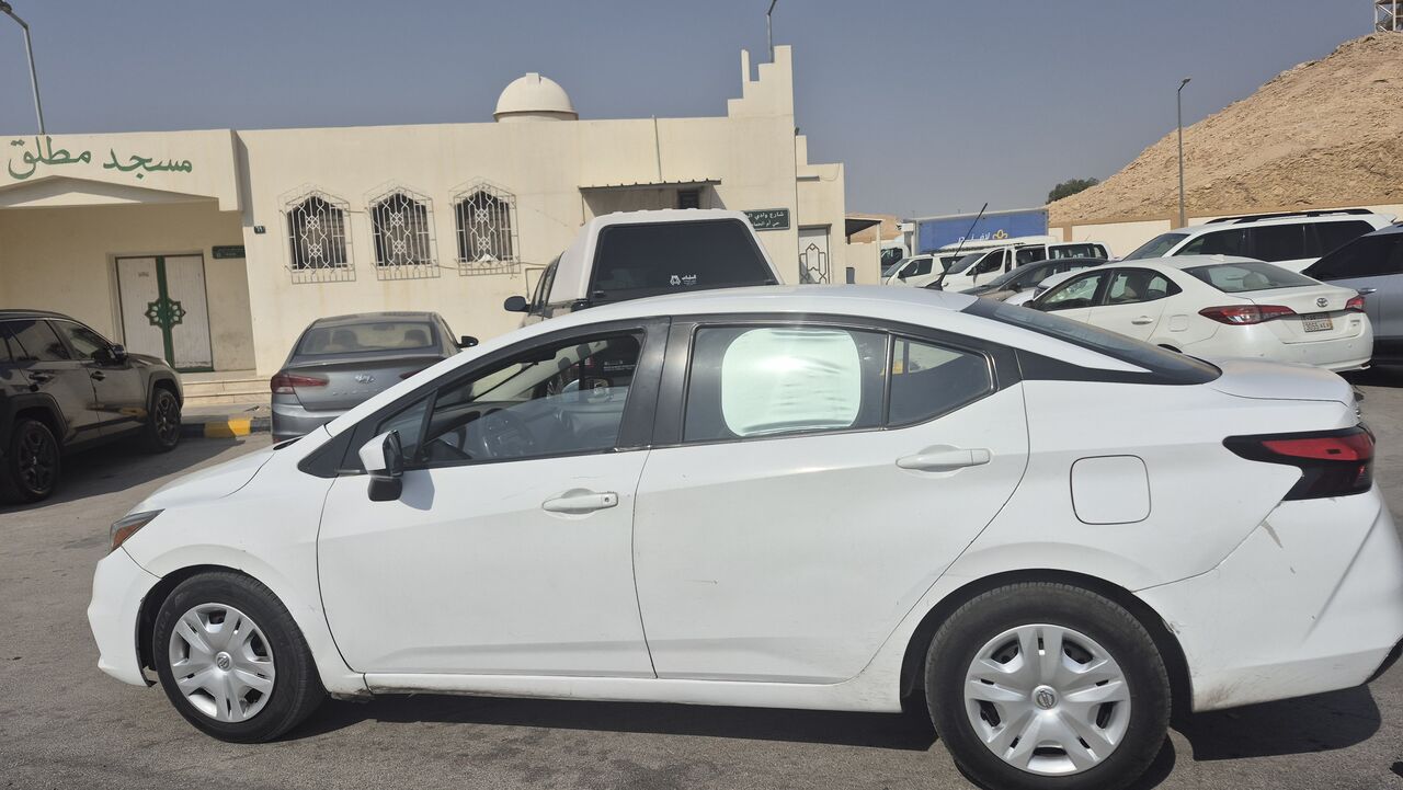 Riyadh, Vehicles, Cars & Trucks , SAR 25000,  Nissan Sunny,  2021,  Automatic,  200000 KM,   For Sale