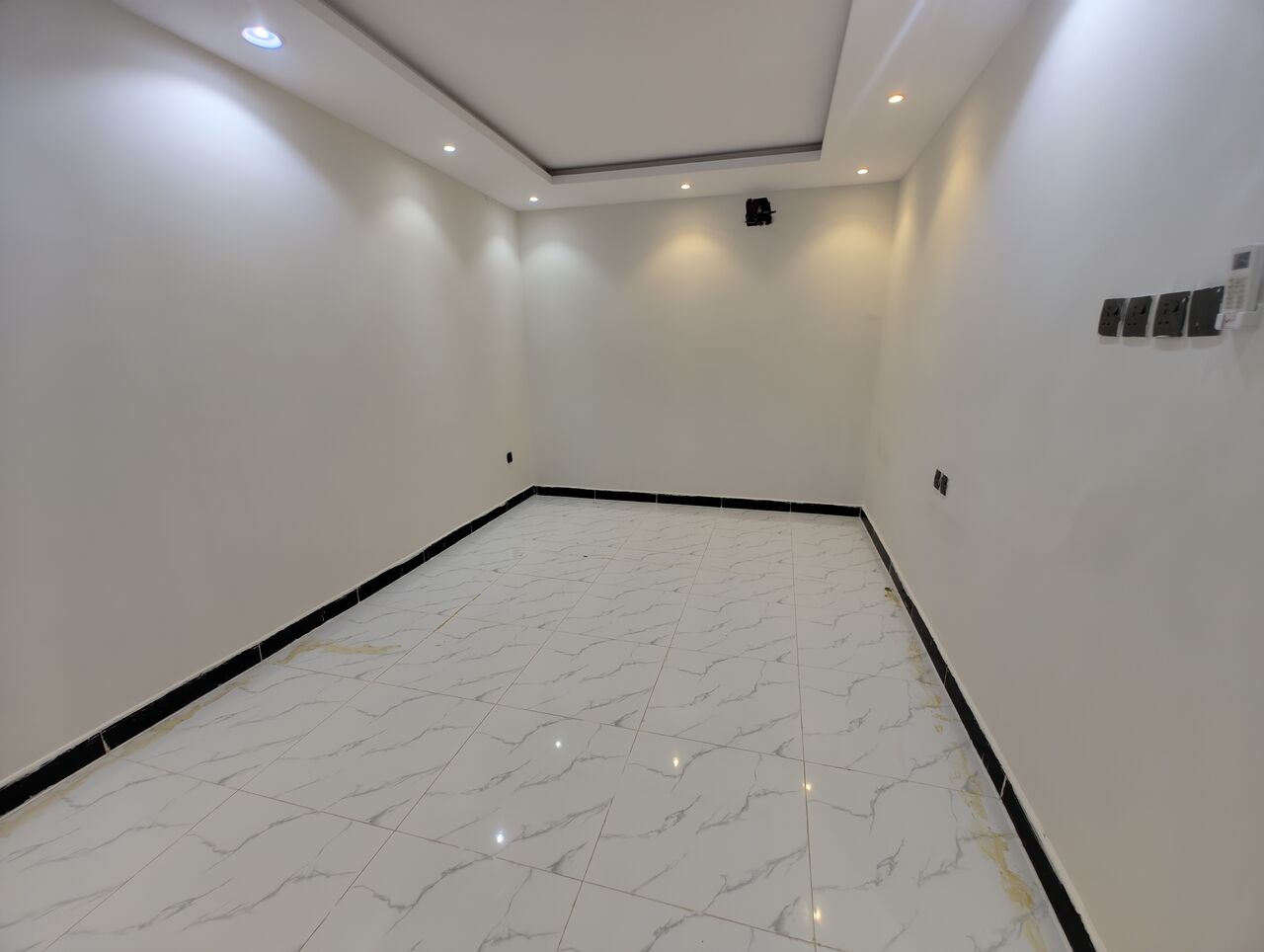 Al Ghadir, Apartments, Flats, Houses & Villas, SAR 27000/year,  1 BR,  Apartments Available In Al Ghadir King Fahad Road