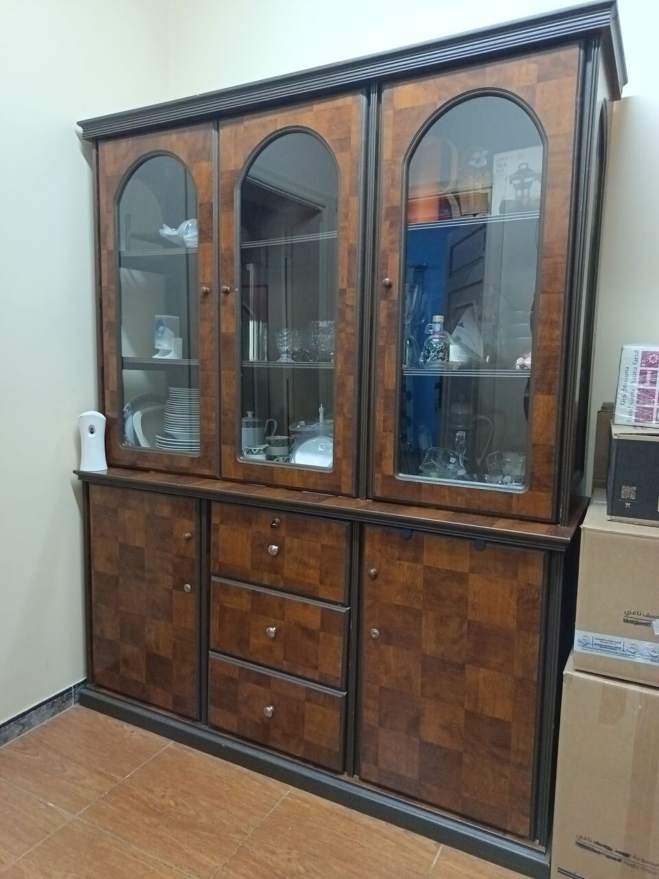 Al Faisaliyah, Furniture, SAR 400,  Wooden Cabinet