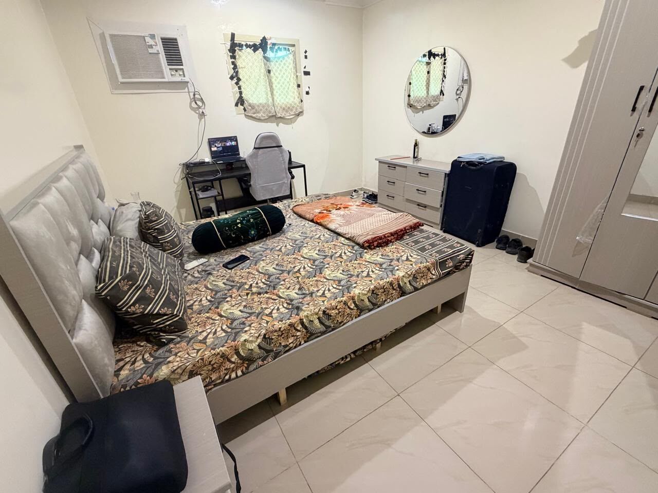 Al Wizarat, Rooms for Rent, SAR 1250/month,  Furnished,  Location: Alwizarat/Ad Dhubbat NEAR GOSI Metro Station Furnished Room Available In A 3 Bed