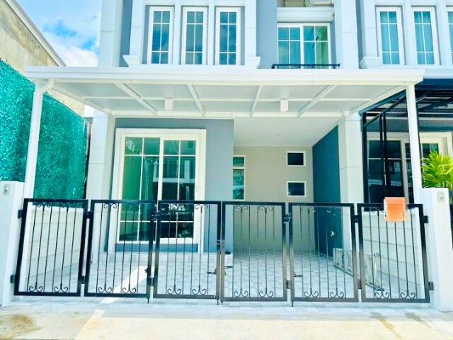 Bangkok, Villas, THB 21998,  18 Sq. Feet,  Central Chiang Mai 1.7 Km. Townhome, 3 Bedrooms, Ruamchok Mall, 250 M., 2 Bathrooms, Near