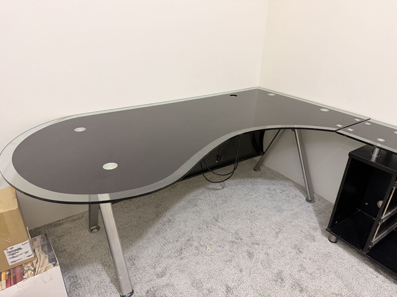 Al Malaz, Computers, SAR 300,  Computer Desk Tempered Glass