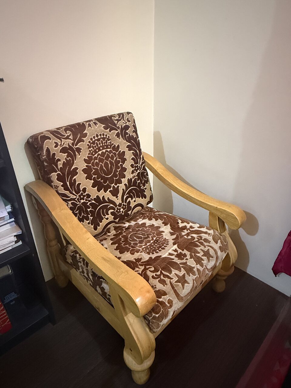 Akrabia, Household Items, Sar 320,  Oven, Vacuum Pump And 2 Single Sofa