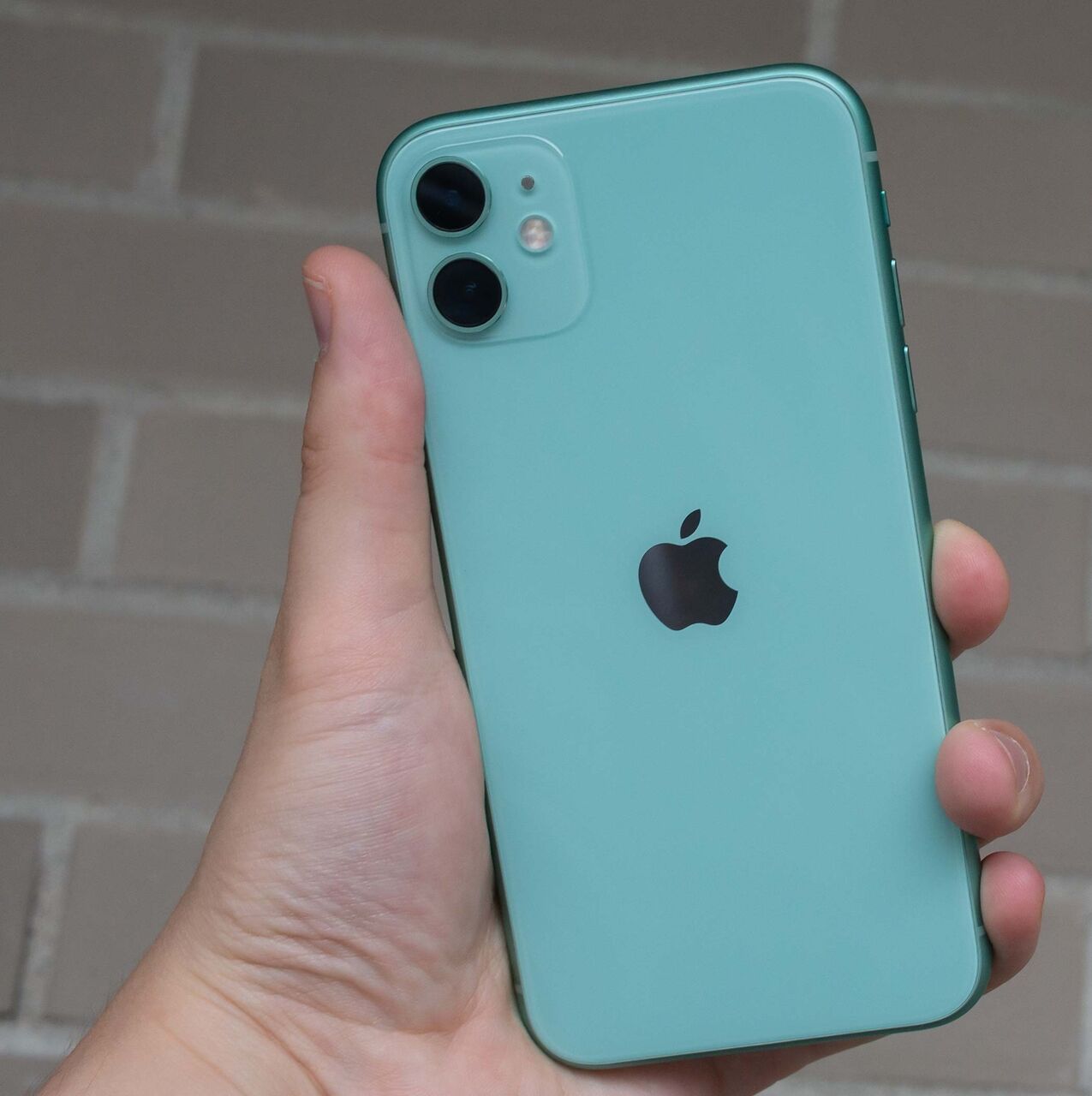 Riyadh, Mobile Phones, SAR 1199,  Apple IPhone 11- Original Mobile - Big Storage 128GB - Battery Health 87% - Slim & Fast