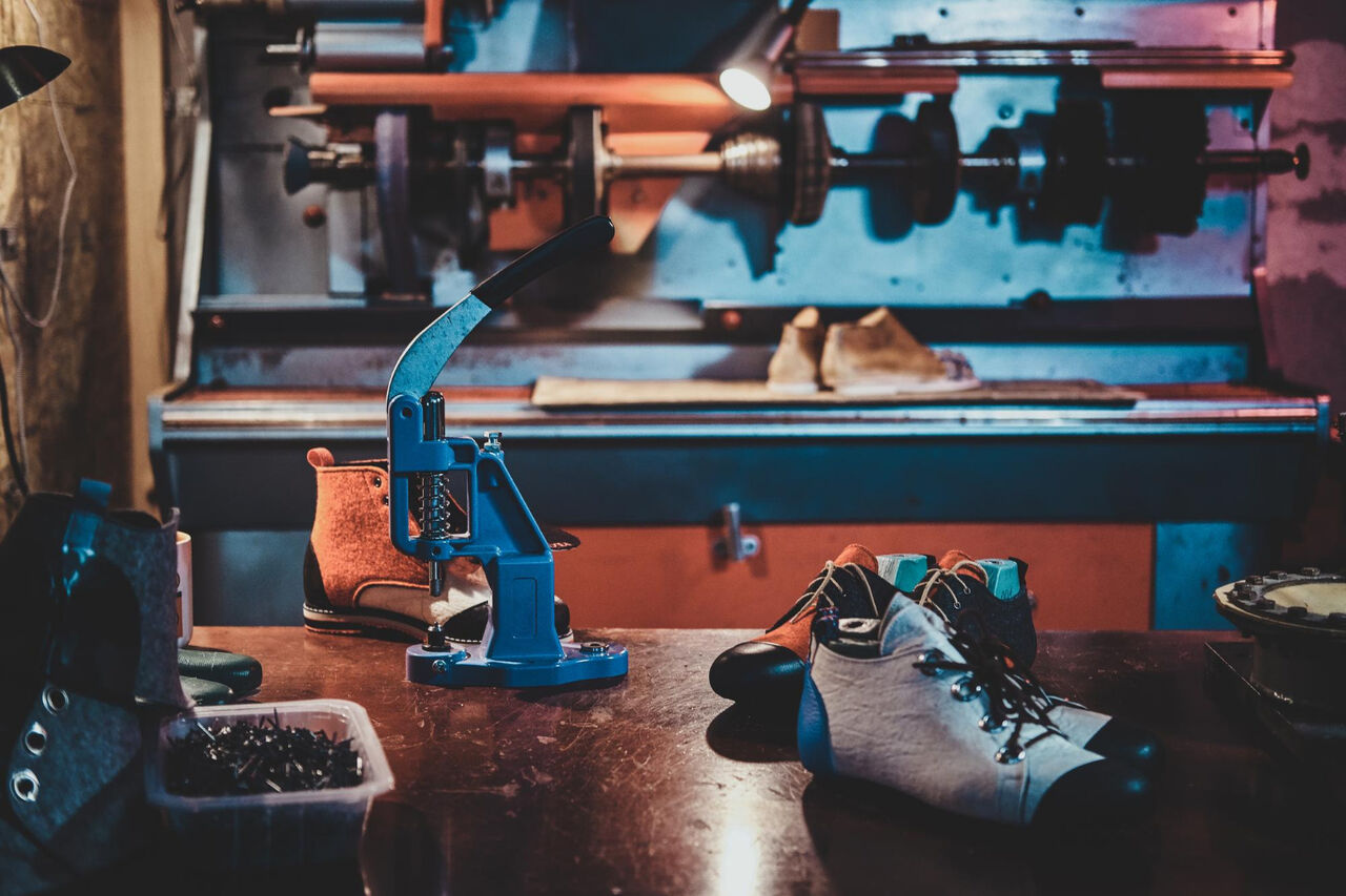Ghaziabad, Business, Footwear Adhesive Supplier In India For Shoe Manufacturing