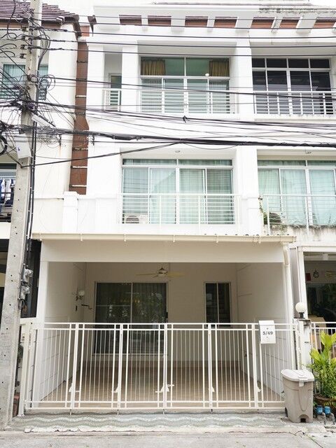Bangkok, Real Estate For Sale, THB 4250000,  3 BR,  20 Sq. Feet,  Townhome For Sale, 3 Floors, 206 Sq M, Baan Klang Muang, Sukhumvit 113, In Front Of The
