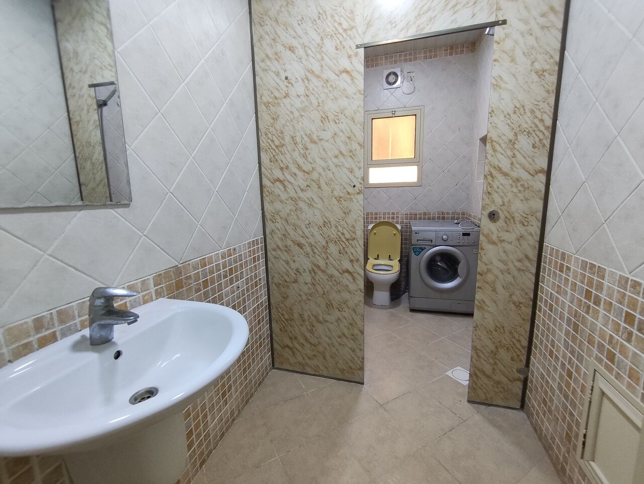 Janabiya, Apartments, Flats, Houses & Villas, BHD 160/year,  1 BR,  Janabiya:- Furnished Studio Flat On Rent With Unlimited Ewa..