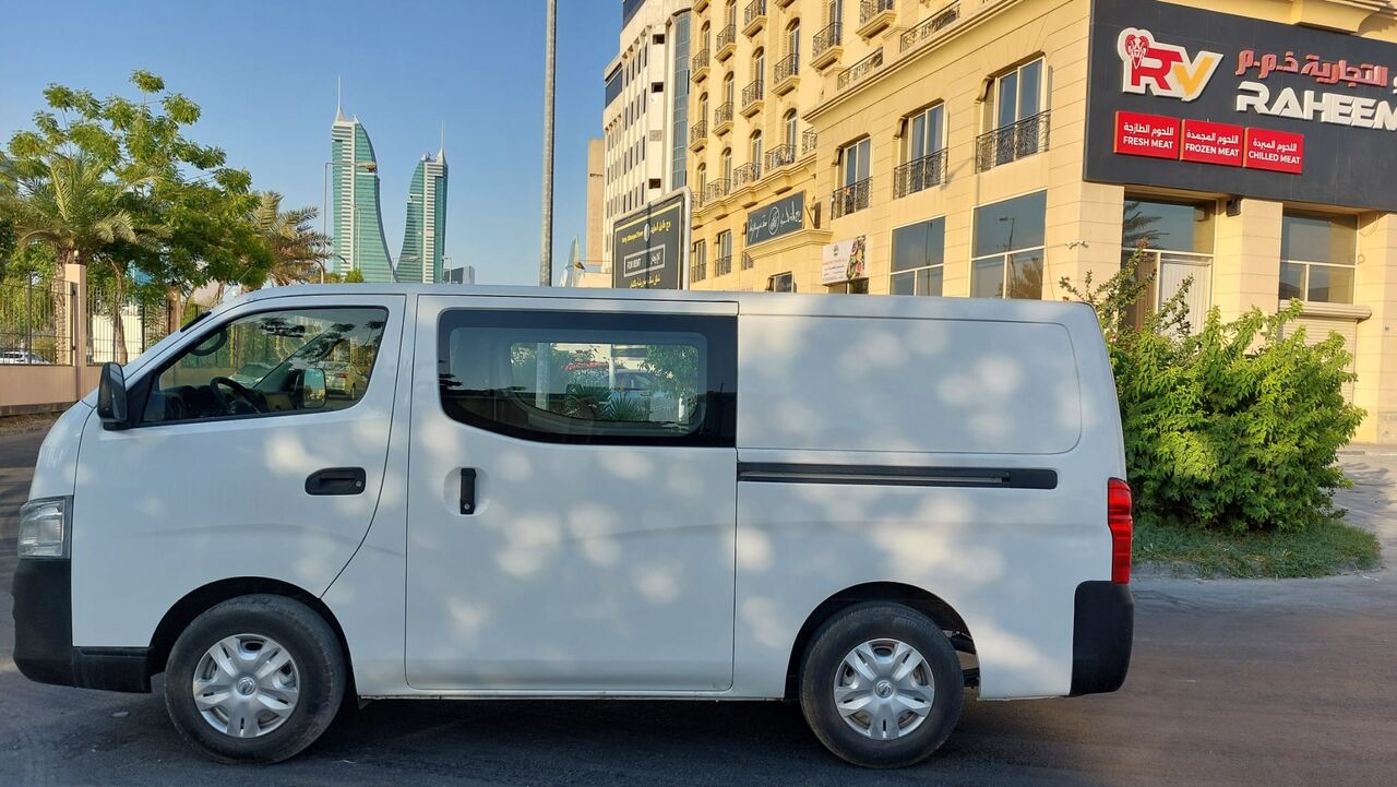 Manama, Vehicles, Cars & Trucks , BHD 2200,  Nissan NV3500 UrVan Bus Cargo Van Very Good Condation,  2016,  Manual,  190000 KM,