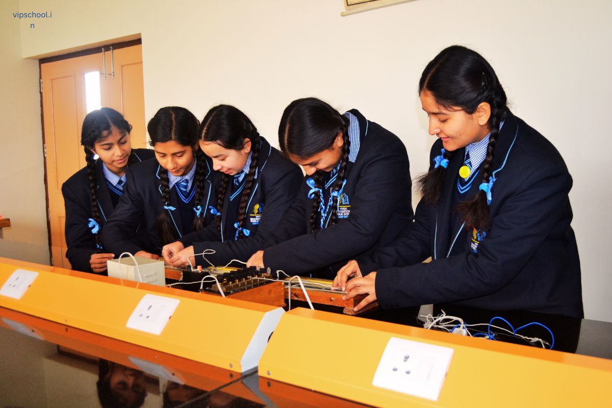 Mumbai, Education, Top CBSE Schools In Barotiwala &ndash; VIPS