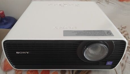 Manama, Electronics, BHD 25,  SONY VPL - EX 100 PROJECTOR FOR SALE