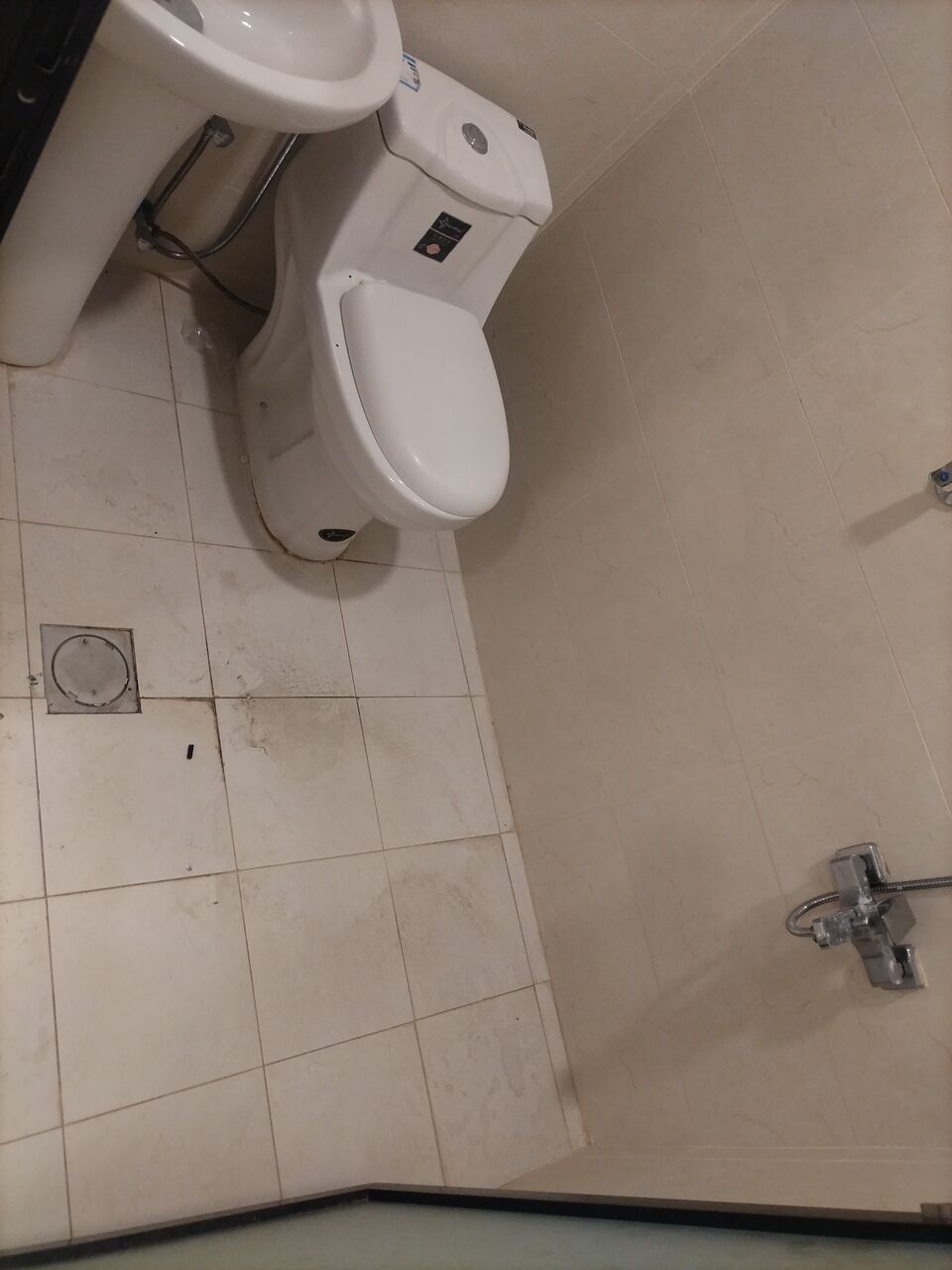 Khobar, Apartments, Flats, Houses & Villas, SAR 24600/year,  2 BR,  Family Apartment For Rent (Two Rooms, Two Bathrooms, Air-Conditioned Hall)
