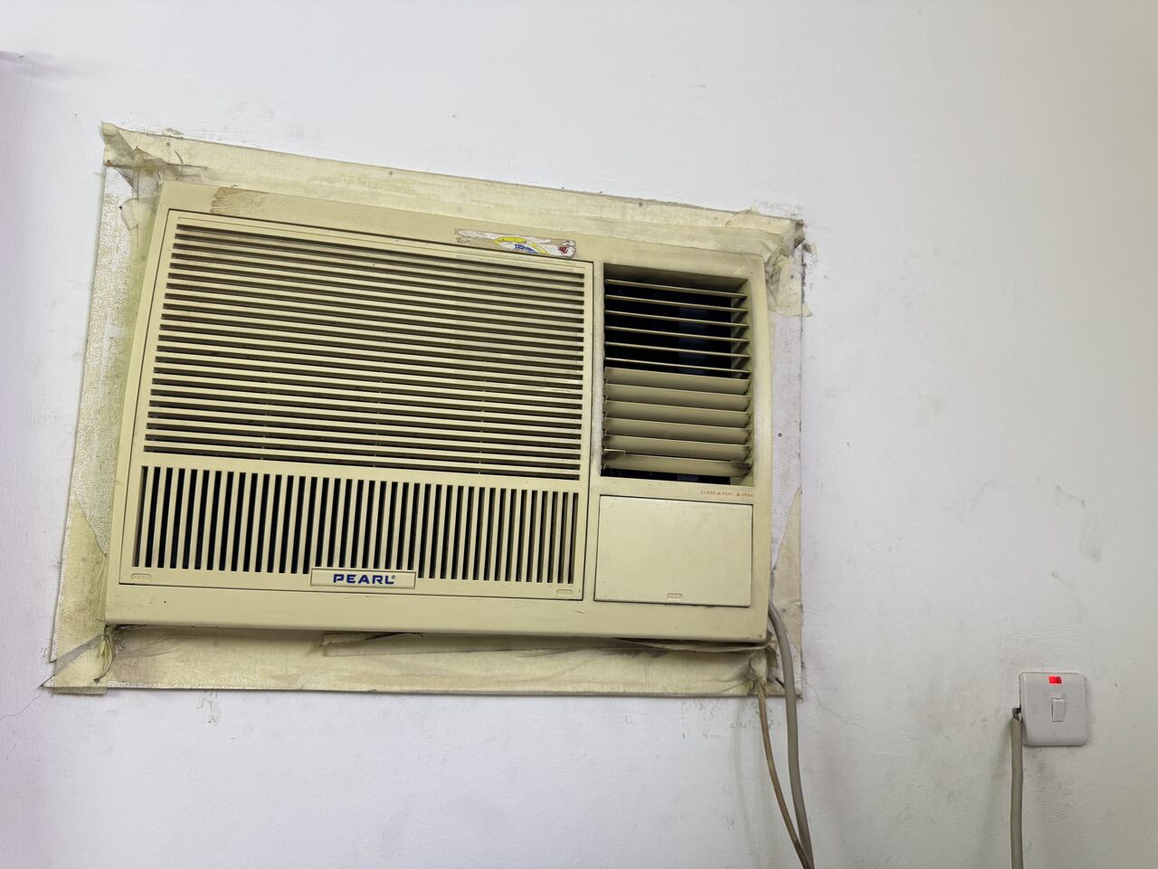 Manama, Electronics, BHD 30,  1.5 Ton Window AC Pearl