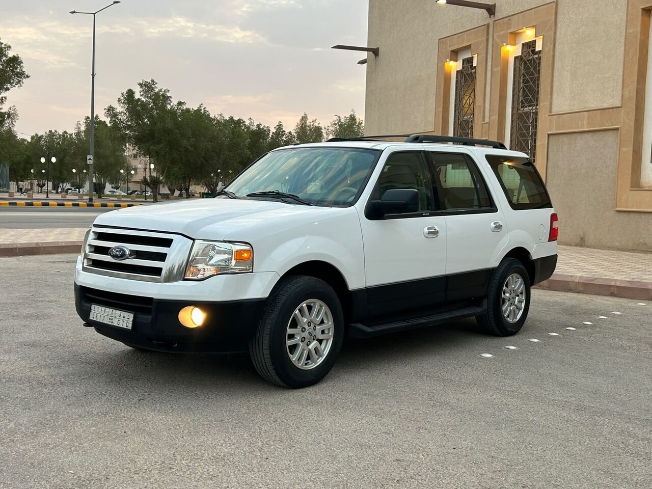 Riyadh, Vehicles, Cars & Trucks , SAR 23000,  Ford Expedition,  2012,  Automatic,  183000 KM,  اكسبدشن