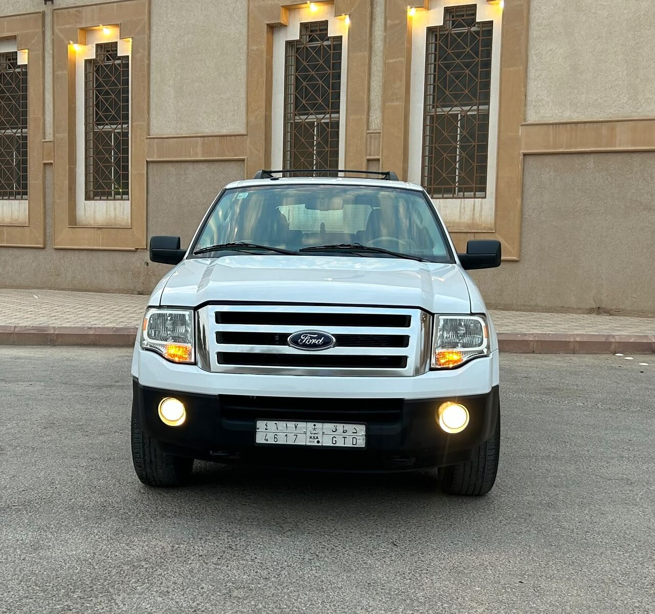 Riyadh, Vehicles, Cars & Trucks , SAR 23000,  Ford Expedition,  2012,  Automatic,  183000 KM,  اكسبدشن