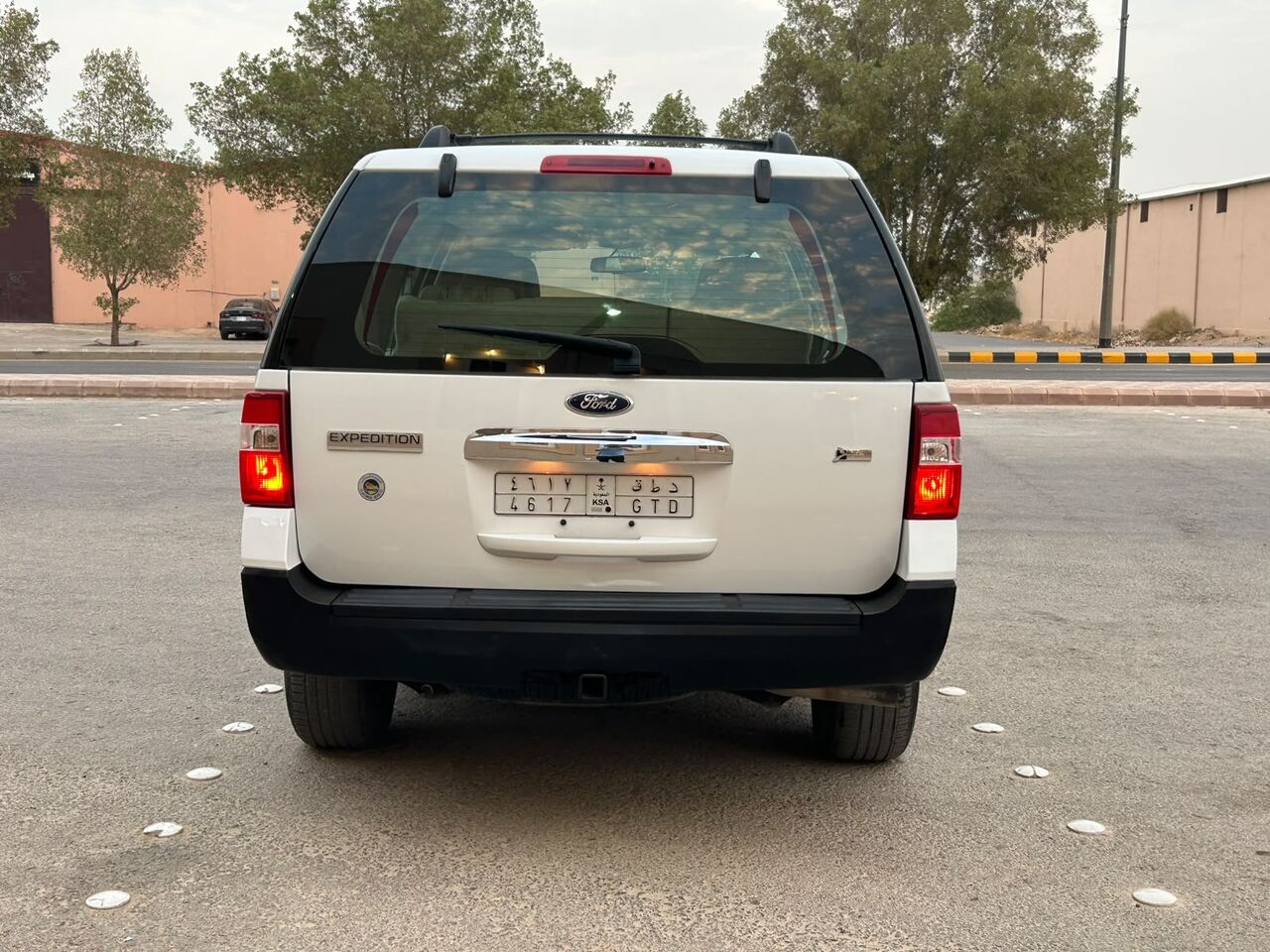 Riyadh, Vehicles, Cars & Trucks , SAR 23000,  Ford Expedition,  2012,  Automatic,  183000 KM,  اكسبدشن