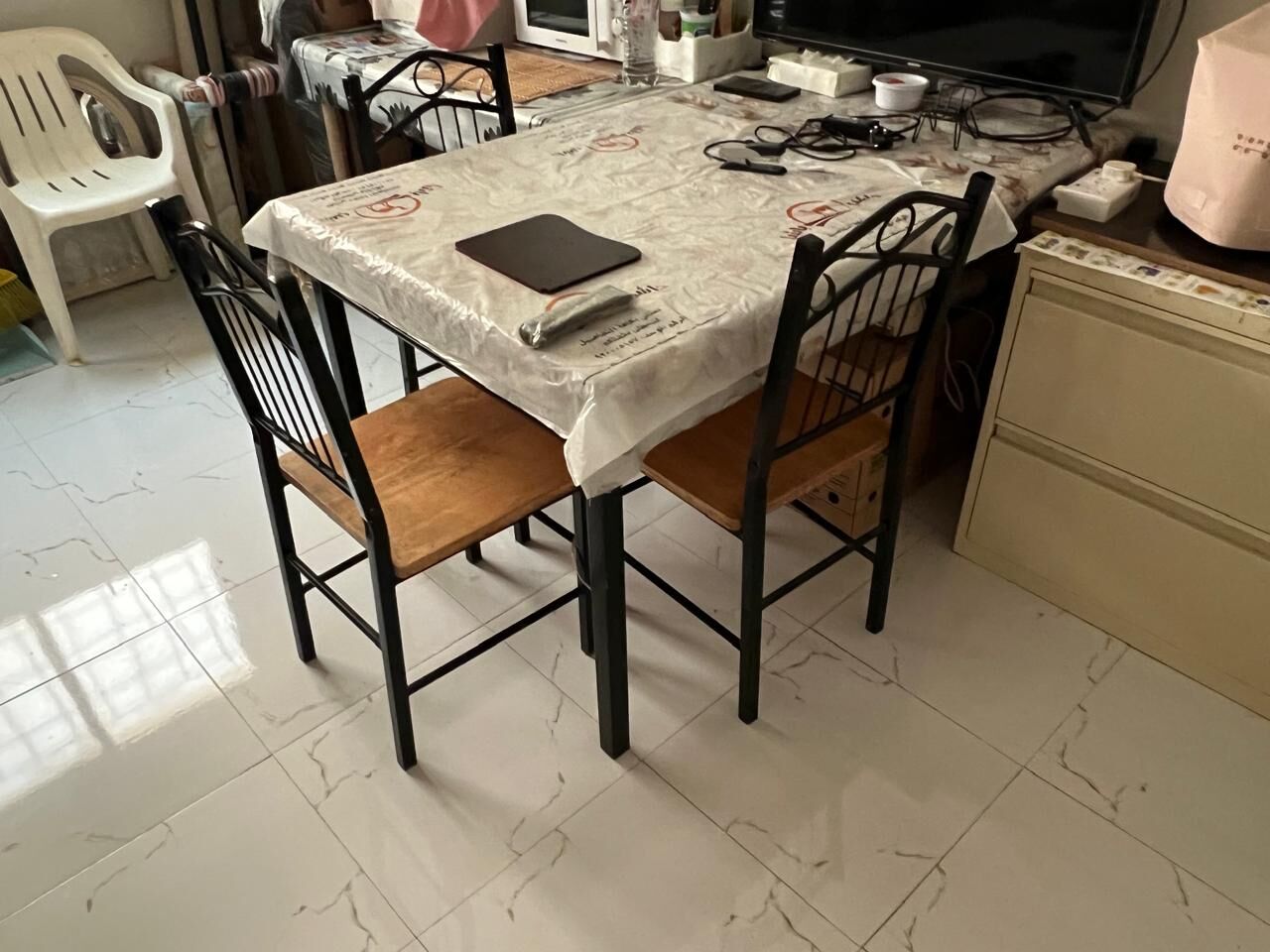 Riyadh, Household Items, SAR 400,  6 SEATER DINNING TABLE