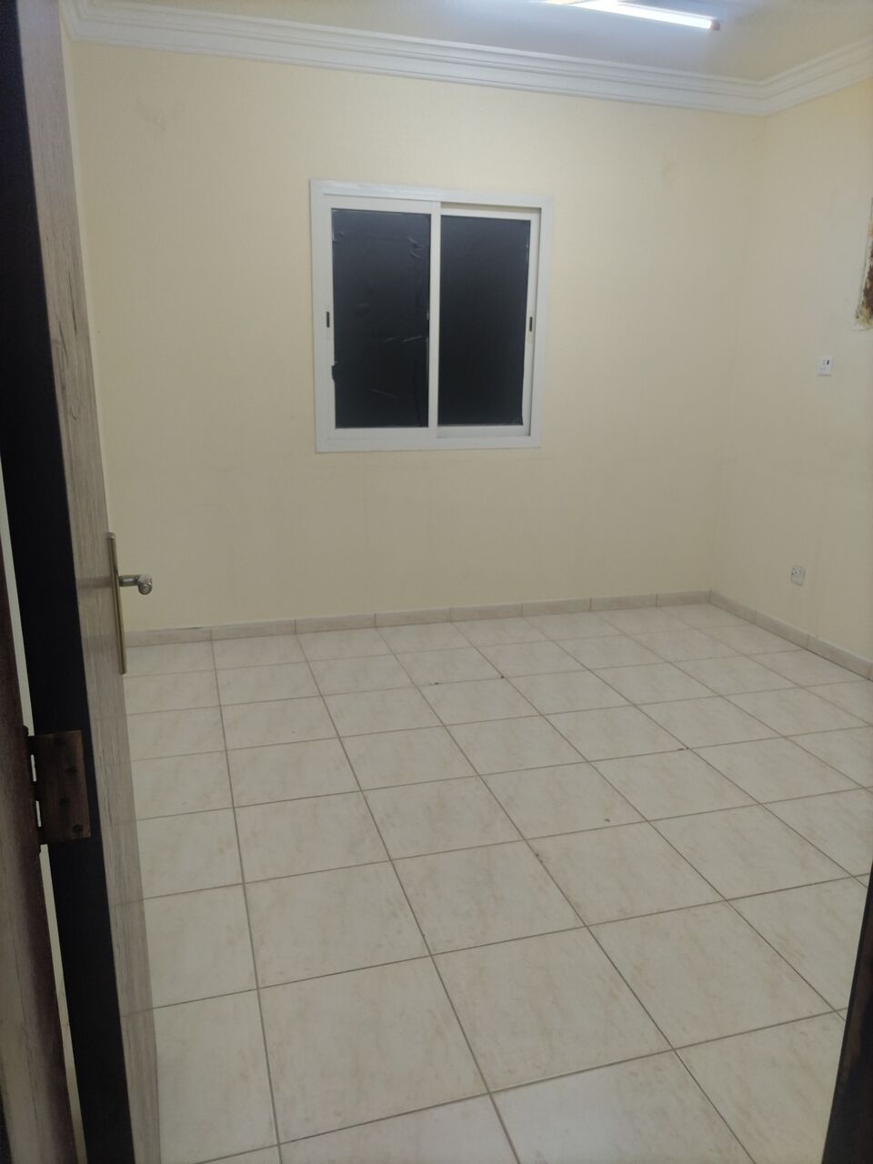 Khobar, Apartments, Flats, Houses & Villas, SAR 16000/year,  2 BR,  Family Apartment For Rent (Two Rooms, Bathroom, Kitchen, Roof Without Elevator)