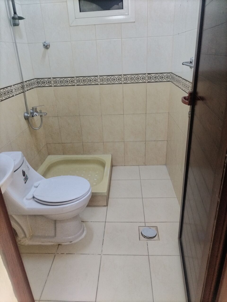Khobar, Apartments, Flats, Houses & Villas, SAR 16000/year,  2 BR,  Family Apartment For Rent (Two Rooms, Bathroom, Kitchen, Roof Without Elevator)