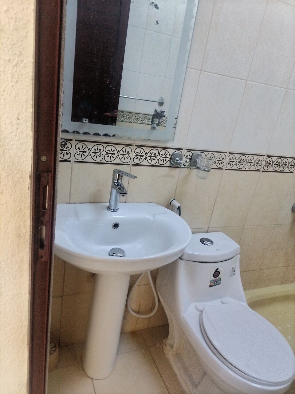 Khobar, Apartments, Flats, Houses & Villas, SAR 16000/year,  2 BR,  Family Apartment For Rent (Two Rooms, Bathroom, Kitchen, Roof Without Elevator)