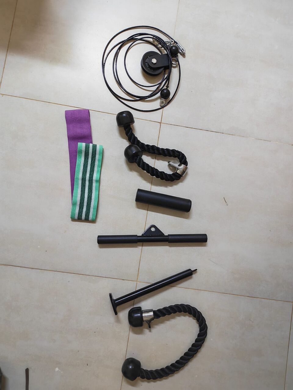 Al Malaz, Health & Beauty Items, SAR 200,  Gym Equipments Cable Pulley & Accessory Kit, Pull-Up Bar & Resistance Tube