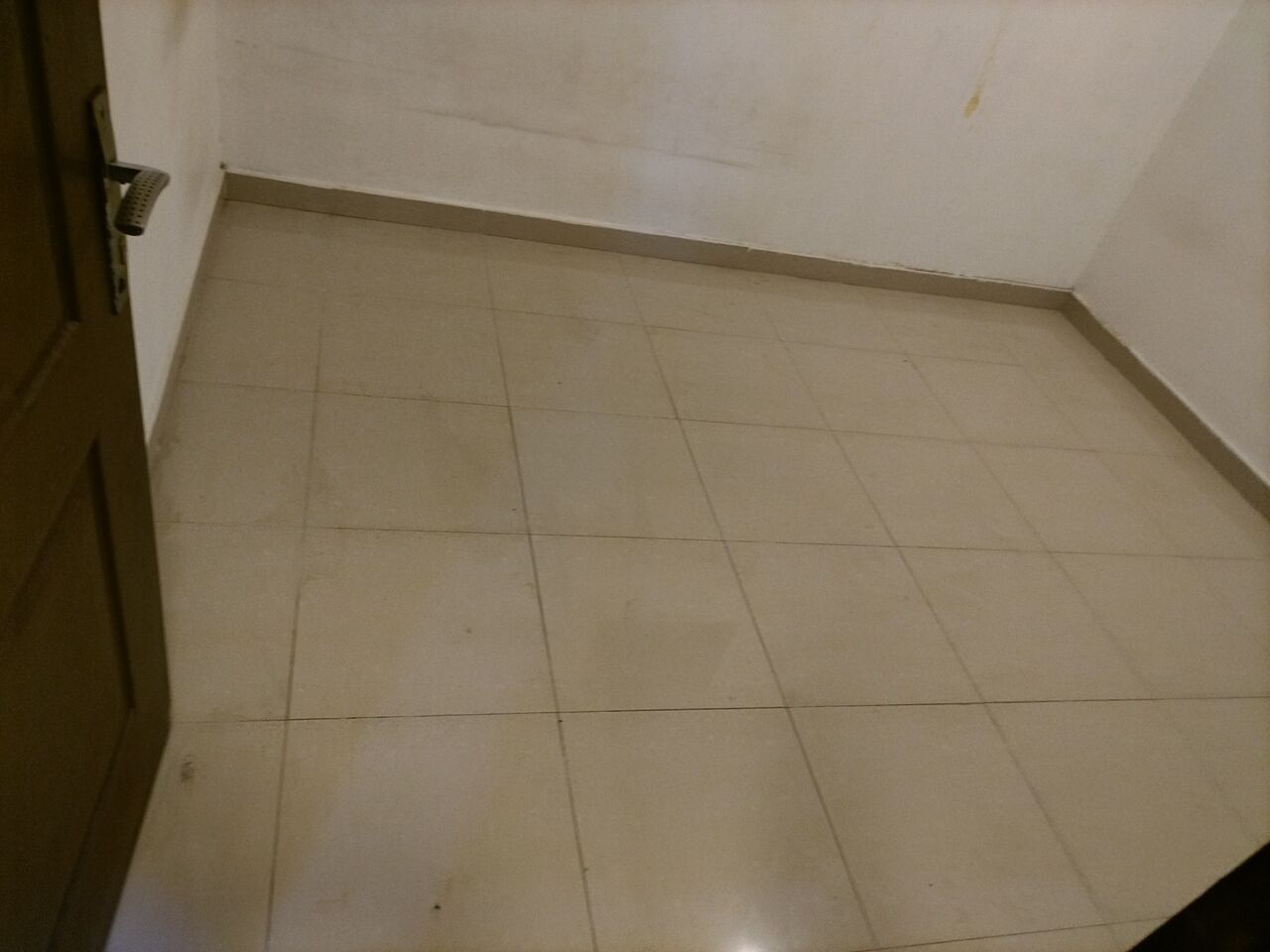 Khobar, Apartments, Flats, Houses & Villas, SAR 18000/year,  3 BR,  Family Apartment For Rent (3 Rooms, Hall, Two Bathrooms, Kitchen)