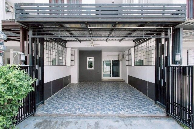Bangkok, Villas, THB 17000,  0 Sq. Feet,  For Rent 17,000 Baht/month, The Urbana 3, 2-story Townhouse #fully Furnished, Convenient
