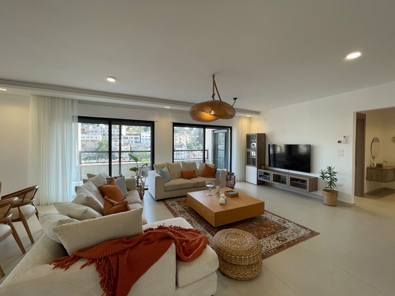 Amman, Apartments, Flats, Houses & Villas, JOD 25000/year,  Furnished,  3 BR,  190 Sq. Meter,  Apartments For Rent
