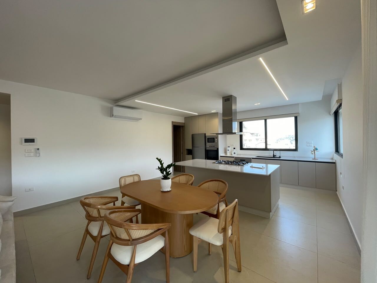 Amman, Apartments, Flats, Houses & Villas, JOD 25000/year,  Furnished,  3 BR,  190 Sq. Meter,  Apartments For Rent