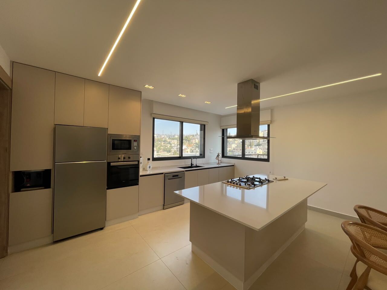 Amman, Apartments, Flats, Houses & Villas, JOD 25000/year,  Furnished,  3 BR,  190 Sq. Meter,  Apartments For Rent