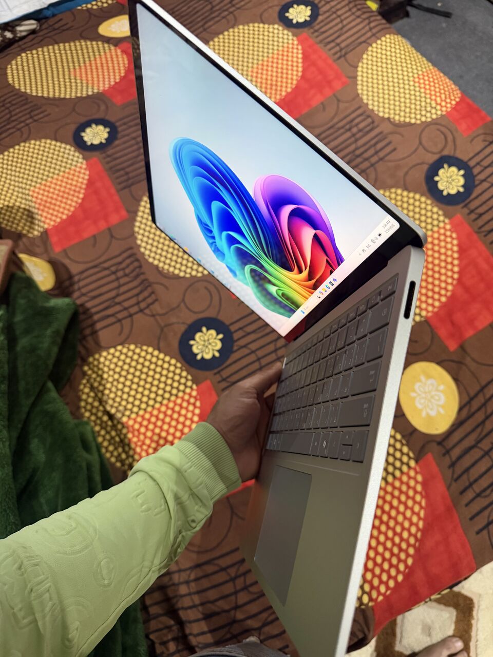 Riyadh, Computers, SAR 3500,  Microsoft Surface 7th Edition Touch Snapdragon X 16GB   256