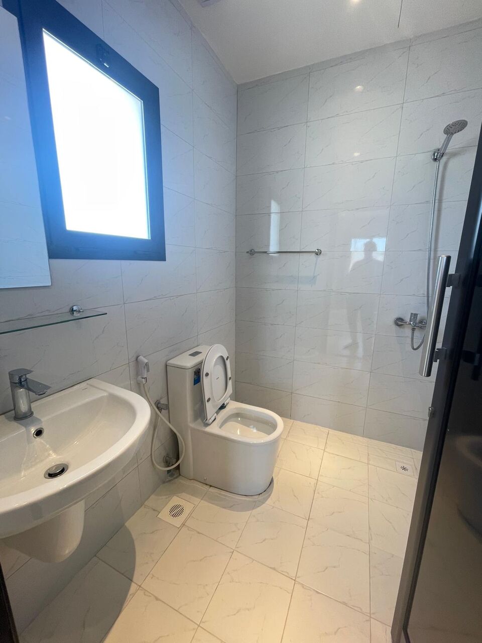 Salmaniya, Apartments, Flats, Houses & Villas, BHD 240/month,  2 Bedroom In Salmaniya With Ewa