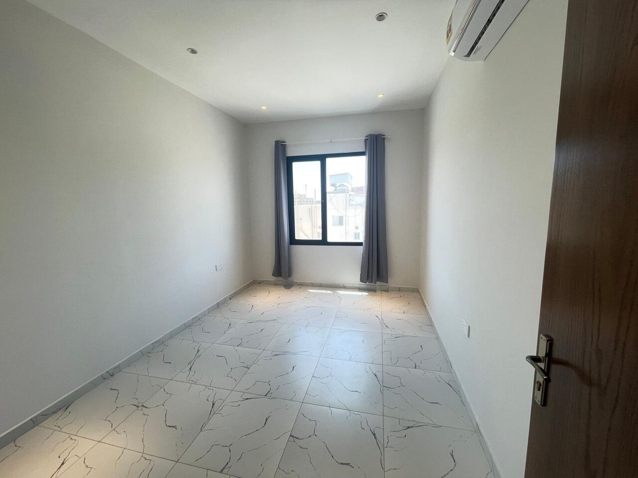 Salmaniya, Apartments, Flats, Houses & Villas, BHD 240/month,  2 Bedroom In Salmaniya With Ewa