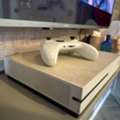 SAR 500,  Xbox One 1tb With One Controller Plus Fifa 20