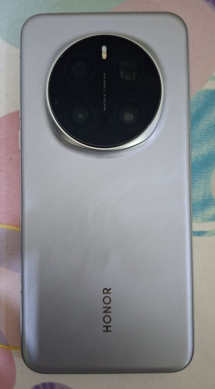 Manama, Mobile Phones, BHD 200,  Excellent Condition Honor Magic 7pro 12gb ,512 Gb Dual Sim
