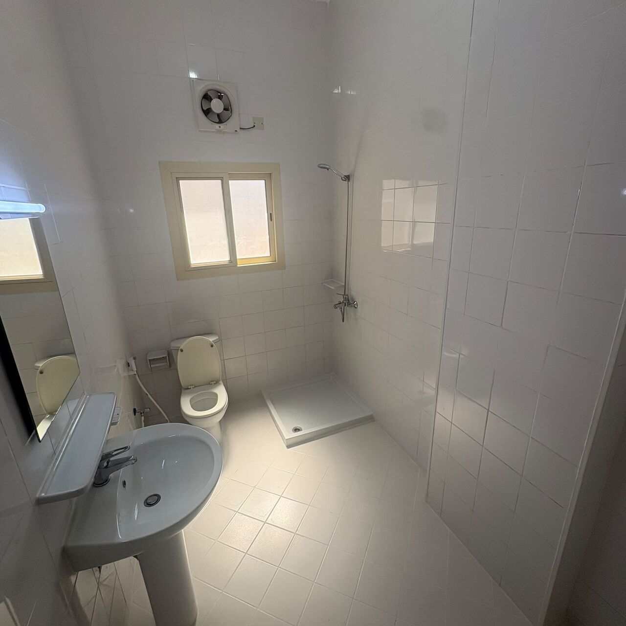 Adliya, Housing Exchanges, BHD 250/month,  2 BR,  150 Sq. Meter,  Huge 2 Bedroom 2 Bathroom Flat For Rent In Adliya Adliya Near To Al Hilal Hospital, Kidzwo