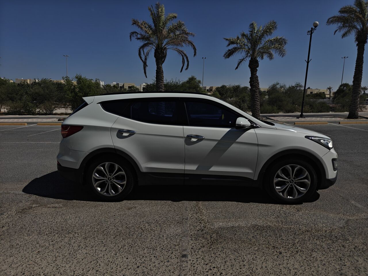 East Riffa, Vehicles, Cars & Trucks , BHD 3700,  Hyundai Santa Fe,  2015,  Automatic,  172000 KM,    3.3L V6 AWD &ndash; Excellent Condition / Agency Maintained