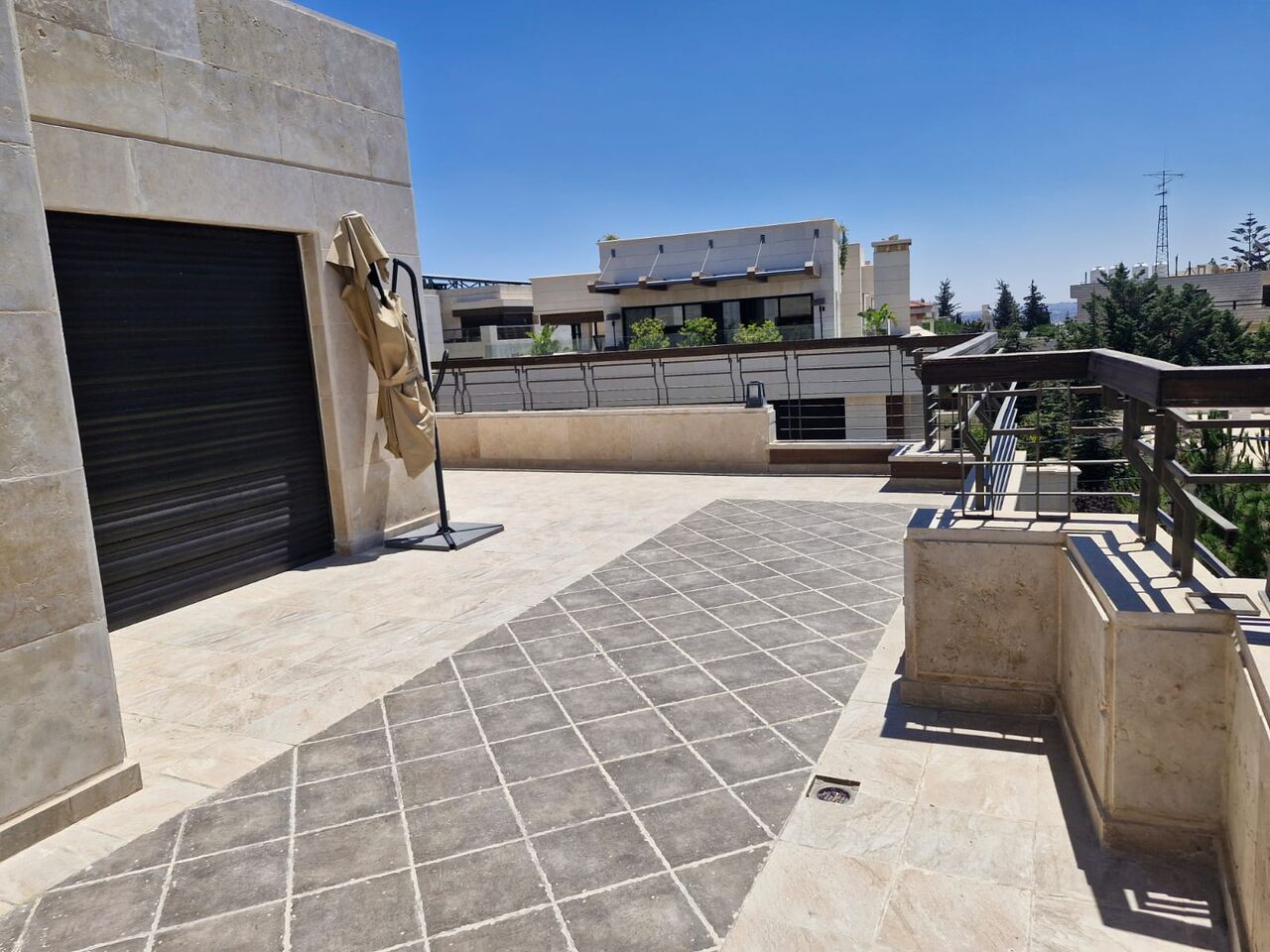Abdoun, Apartments, Flats, Houses & Villas, JOD 28000/year,  3 BR,  150 Sq. Meter,  Rooftop Apartment For Rent