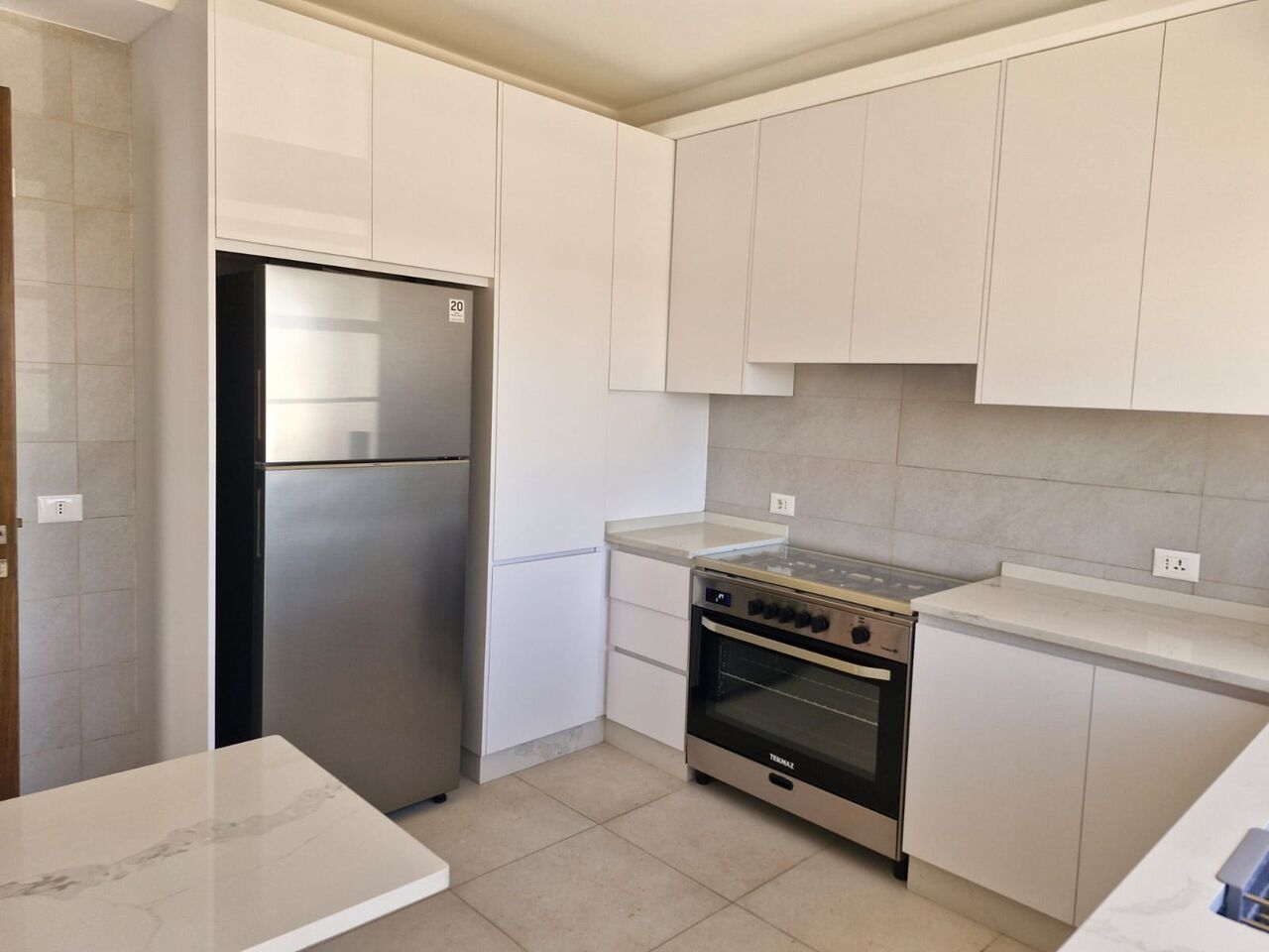 Abdoun, Apartments, Flats, Houses & Villas, JOD 28000/year,  3 BR,  150 Sq. Meter,  Rooftop Apartment For Rent