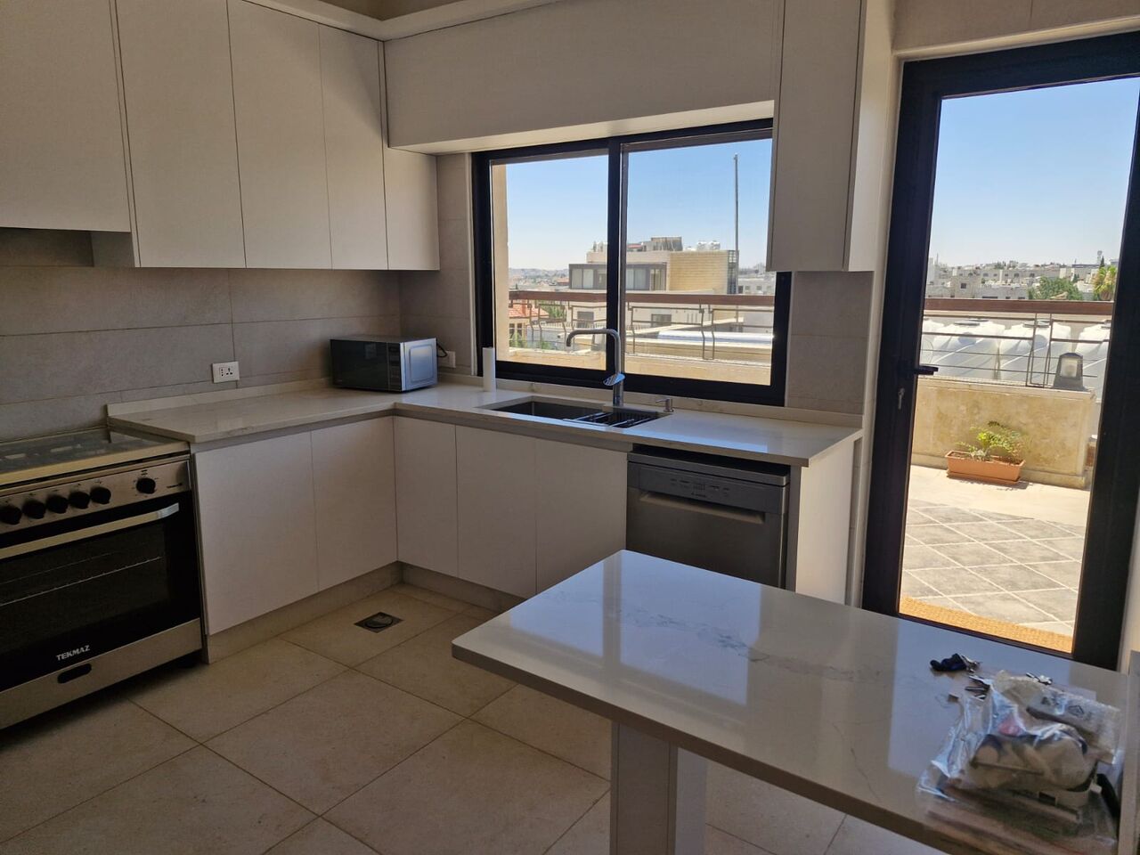 Abdoun, Apartments, Flats, Houses & Villas, JOD 28000/year,  3 BR,  150 Sq. Meter,  Rooftop Apartment For Rent