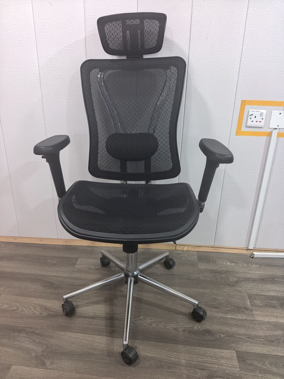 Thuqbah, Furniture, SAR 250,  Office Table And Chair For Sale