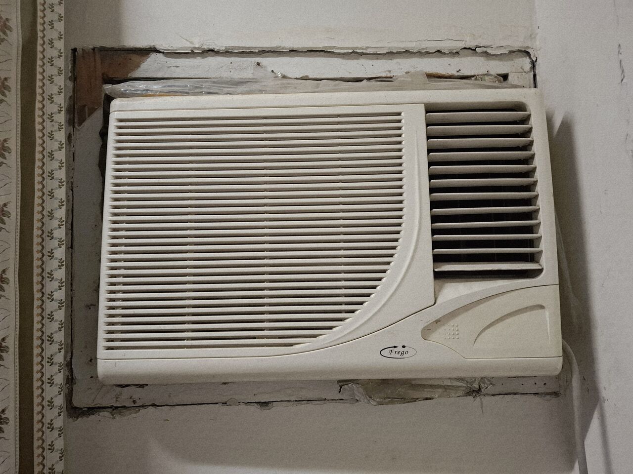 Khobar, Air Conditioners, SAR 500,  Window AC For Sale Sr.500