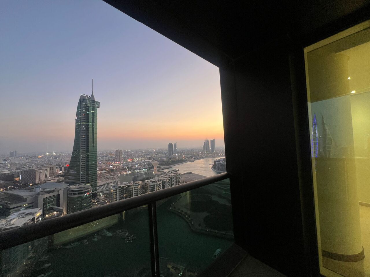 Manama, Apartments, Flats, Houses & Villas, BHD 450/month,  Furnished,  1 BR,  Apartment With Sea View In Harbour Heights, Financial Harbour