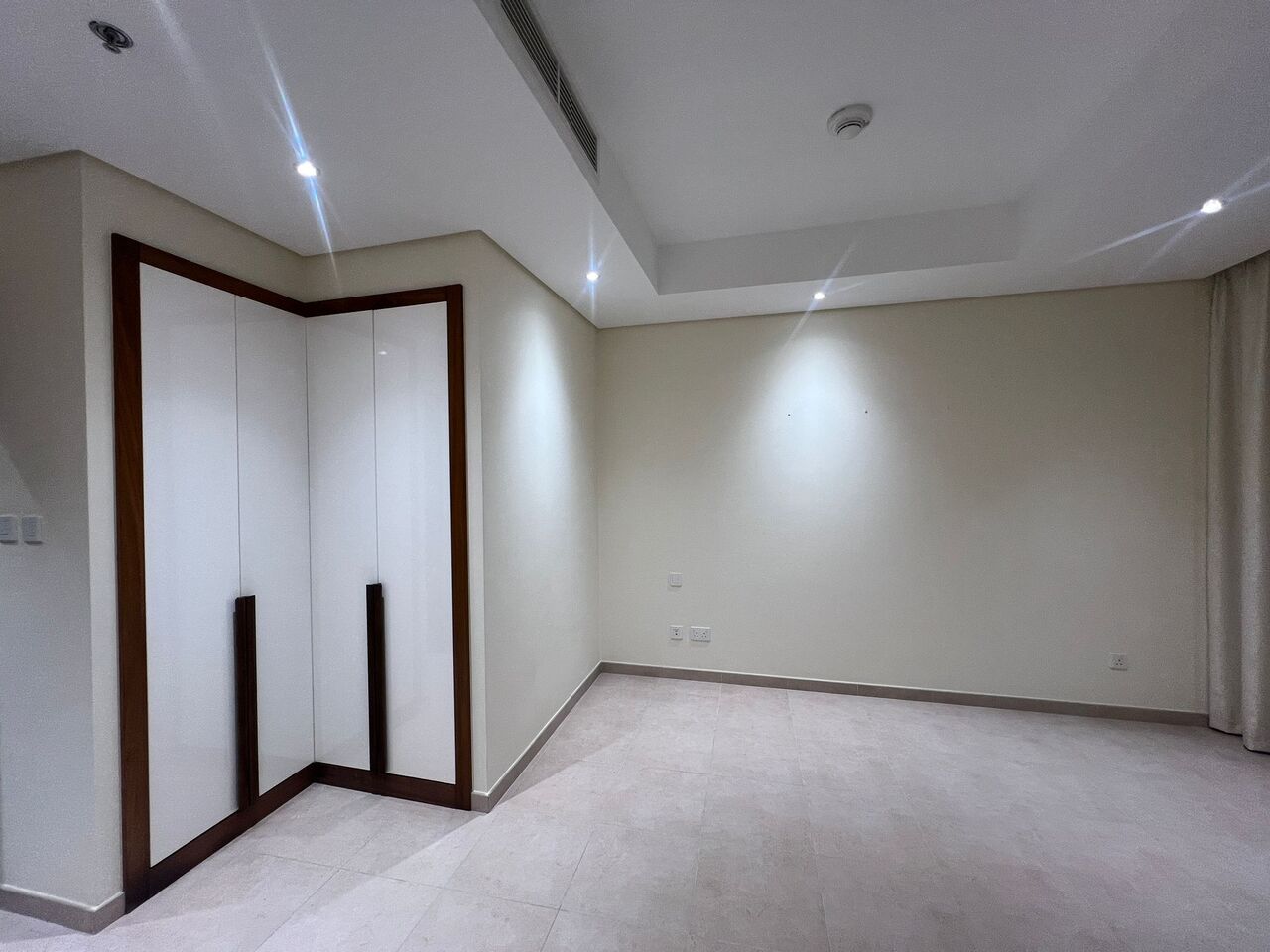 Manama, Apartments, Flats, Houses & Villas, BHD 450/month,  Furnished,  1 BR,  Apartment With Sea View In Harbour Heights, Financial Harbour