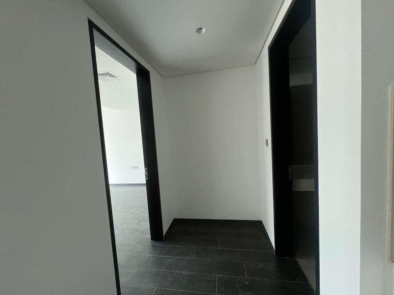 Manama, Apartments, Flats, Houses & Villas, BHD 450/month,  Furnished,  1 BR,  Apartment For Rent  In Financial Harbour  With Canal View | Brand New