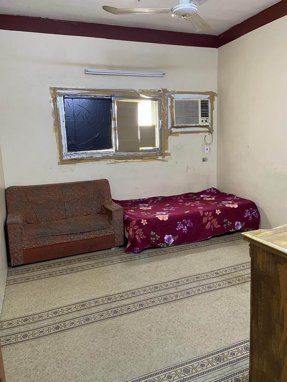 Al Wizarat, Rooms for Rent, SAR 850/month,  Single Room Available In Family Flat