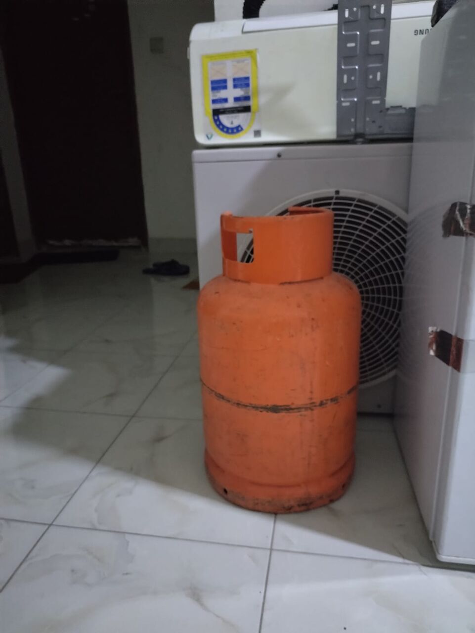 Khobar, Appliances, SAR 450,  Gas Cylinder 200 Sar, Sanyo Vacuum Cleaner 100 Sar Fridge 150 Sar