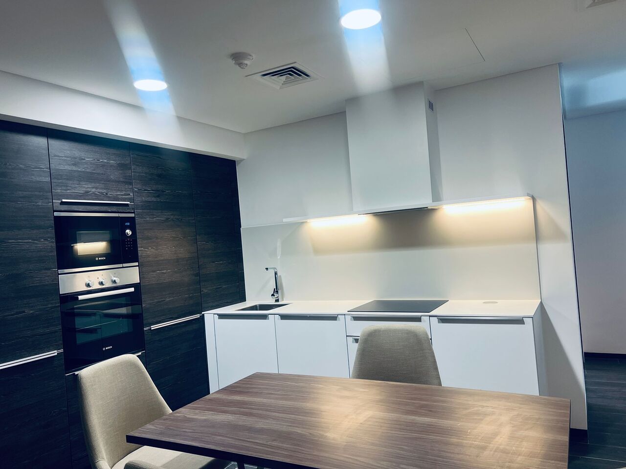 Manama, Apartments, Flats, Houses & Villas, BHD 680/month,  Furnished,  2 BR,  Apartment With Canal View | Harbour Row- Financial Harbour