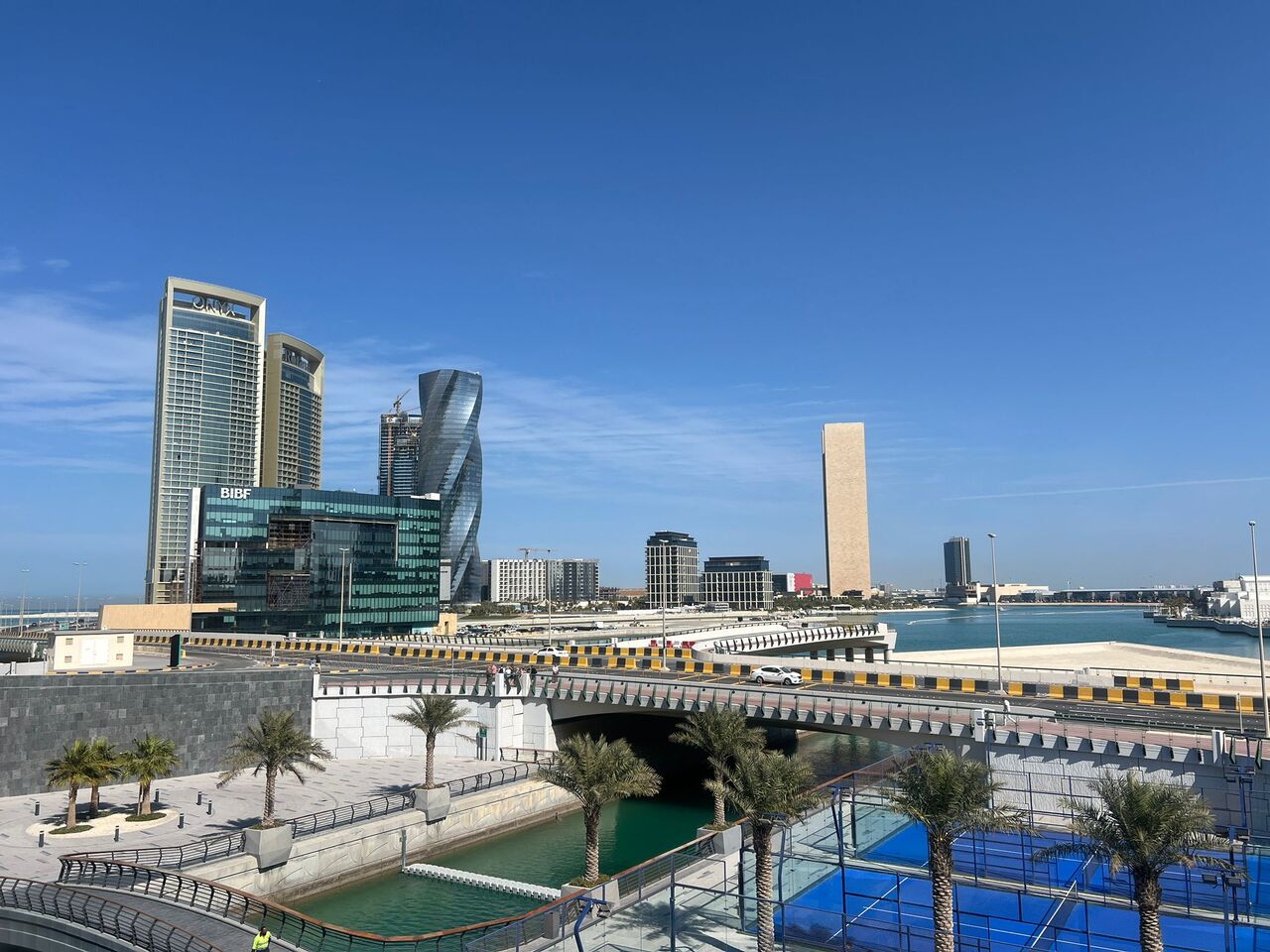 Manama, Apartments, Flats, Houses & Villas, BHD 700/month,  2 BR,  Apartment With Canal View | Semi-Furnished | Harbour Row, Financial