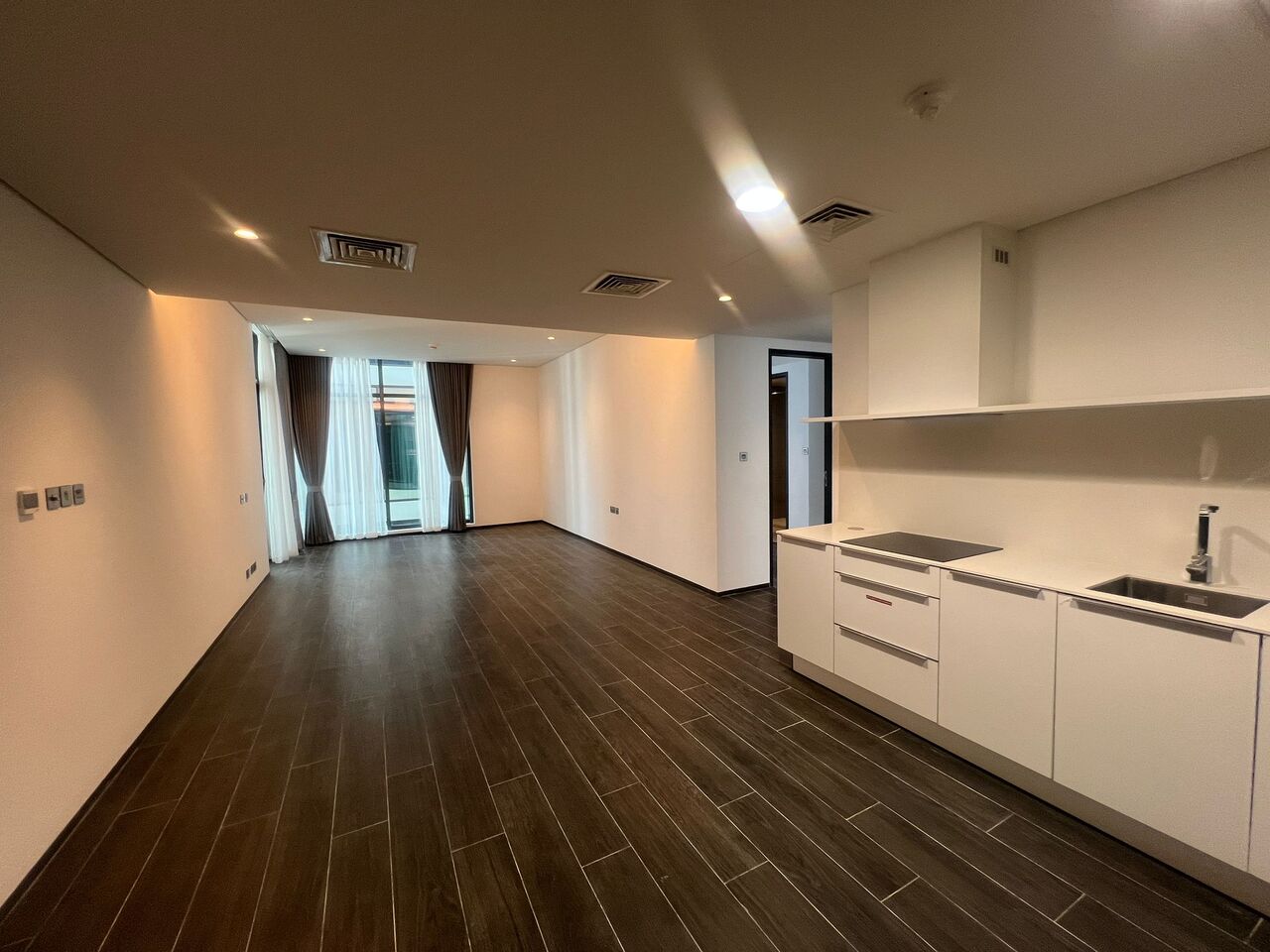 Manama, Apartments, Flats, Houses & Villas, BHD 700/month,  2 BR,  Apartment With Canal View | Semi-Furnished | Harbour Row, Financial